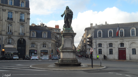 statue place tourny statue bordeaux tourny