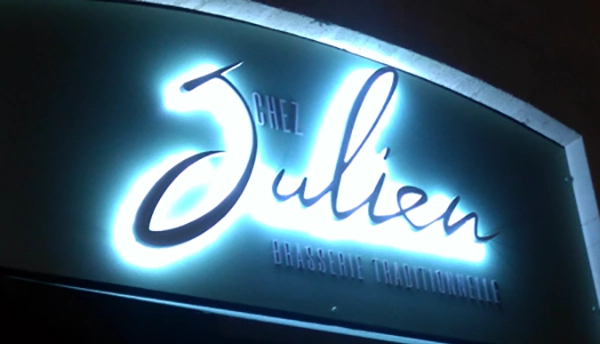 julien la nuit