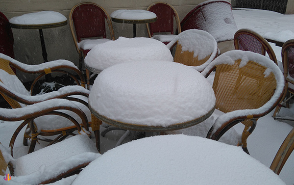 neige sur la table