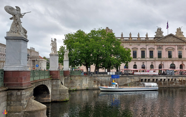 schlossbrucke berlin