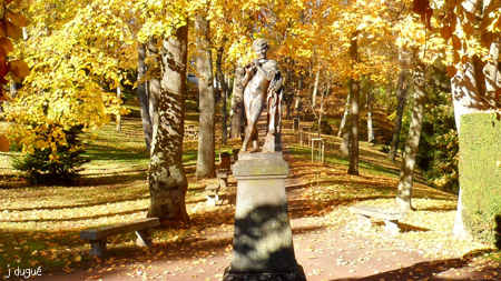 automne statue