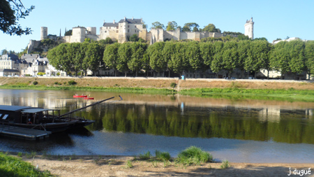 chateau de chinon forteresse chinon